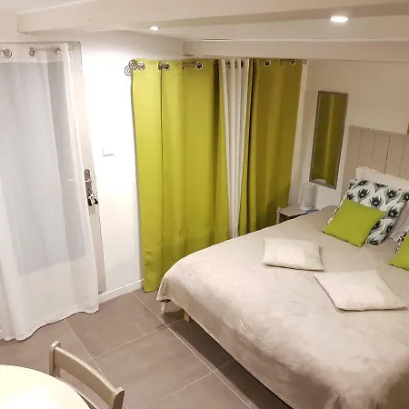 Bed & Breakfast D'hote - Mas Le Barret Arles